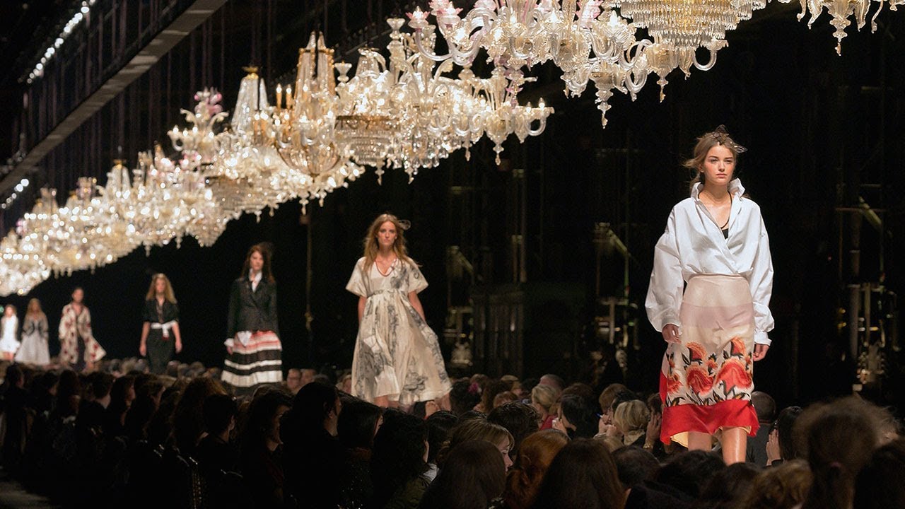 Iconic Chandeliers in Fashion Shows