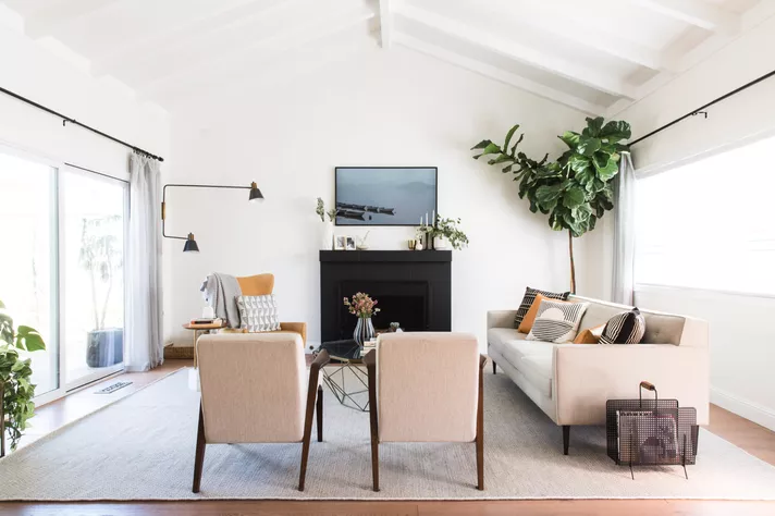 10 Feng Shui Living Room Tips From An Expert To Bring The Good Vibes