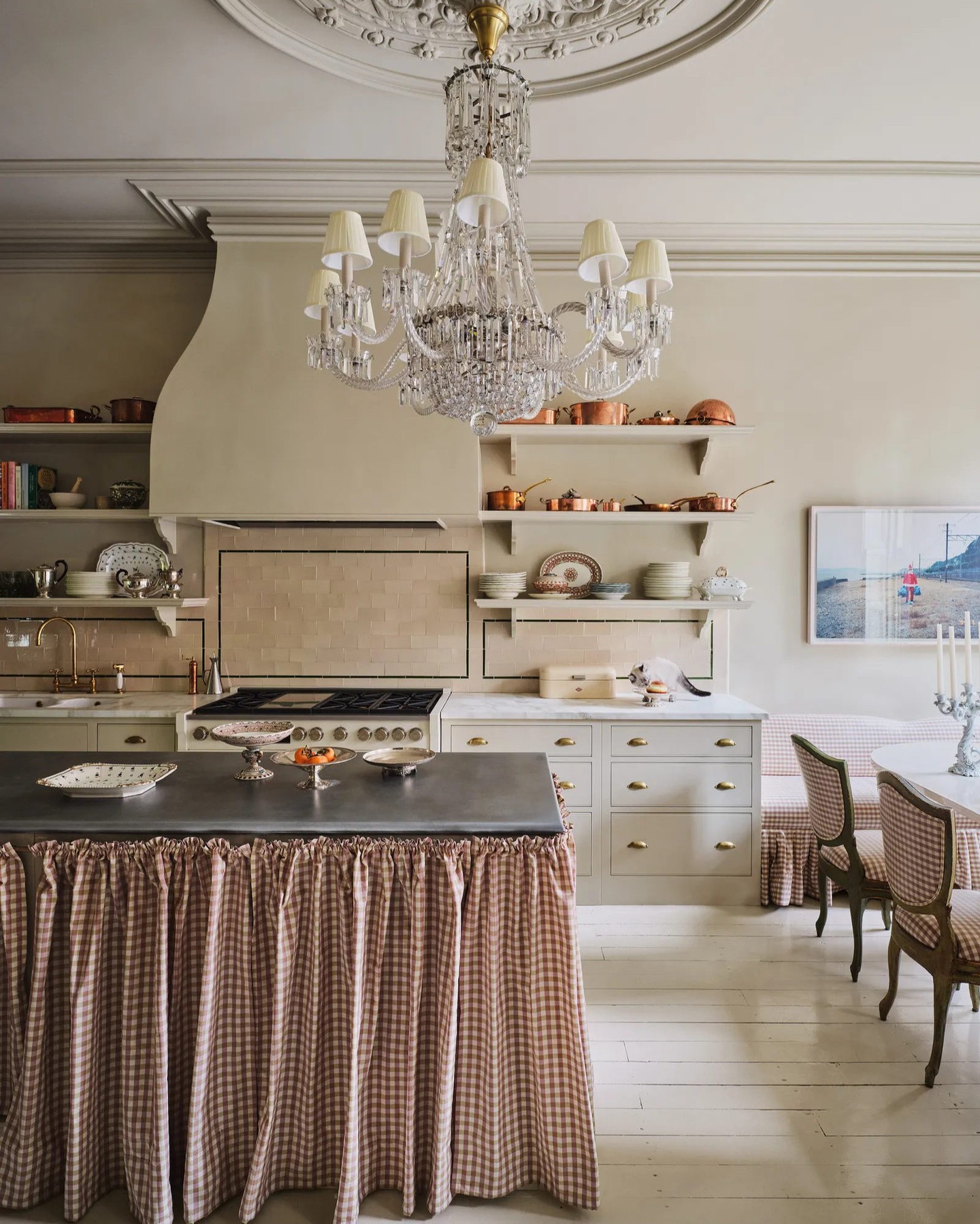 English Country Kitchens: The New Trend In Home Decor
