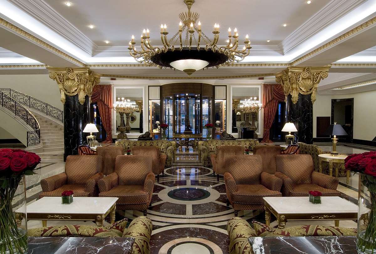 Luxury Hotels: Top 5 Hotels In The World With The Most Stunning Chandeliers
