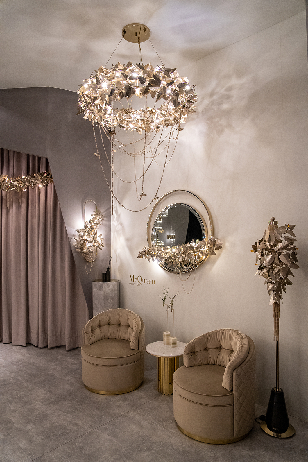 Wall Lighting: Mirrors that Add Brightness and Depth to Interiors
